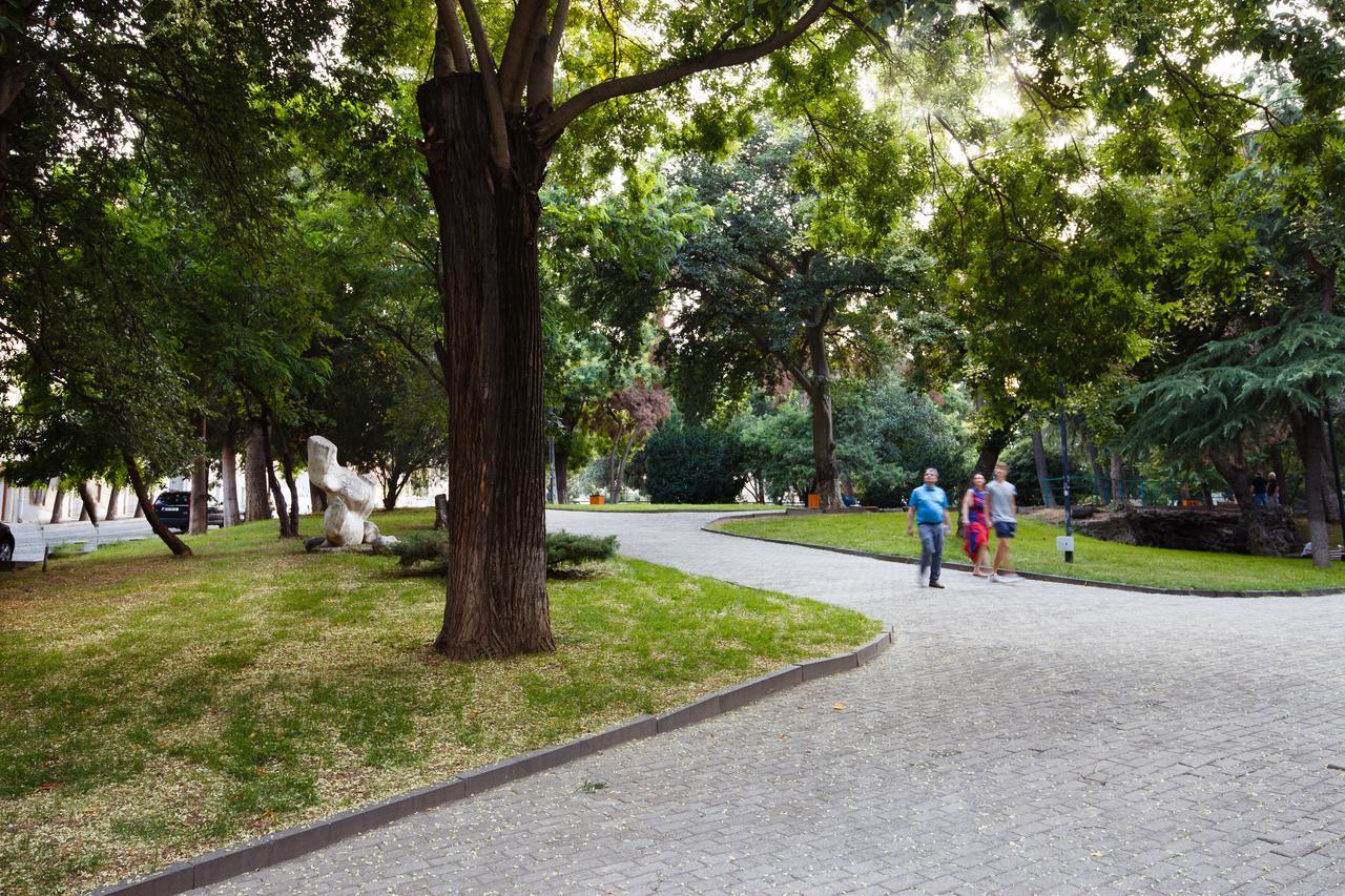 Garden Side Tbilisi Otel Dış mekan fotoğraf